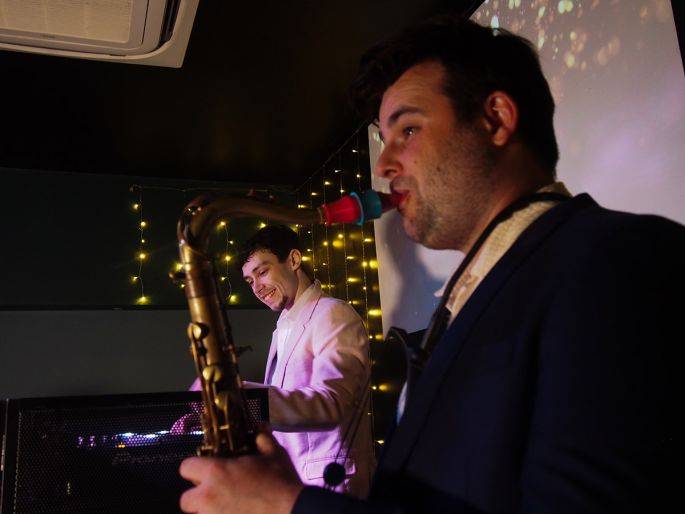 Click to enlarge image drum-n-decks-06.jpg Click to enlarge image drum-n-decks-06.jpg