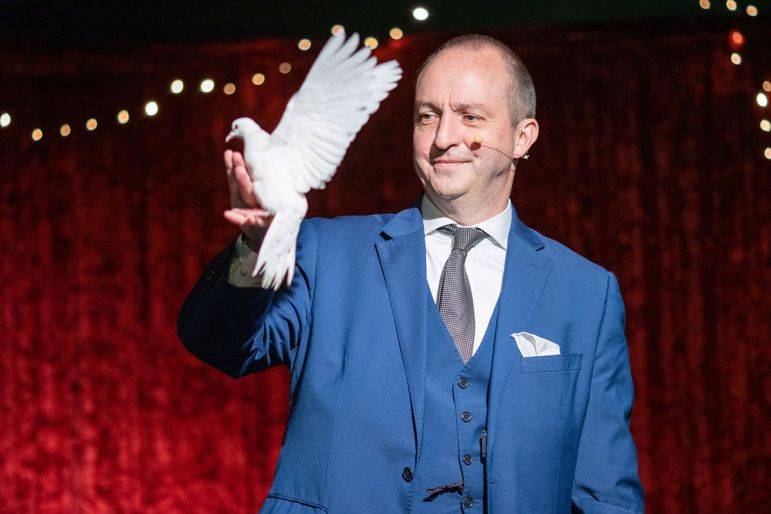 Click to enlarge image magic-spark-01.jpg Click to enlarge image magic-spark-01.jpg