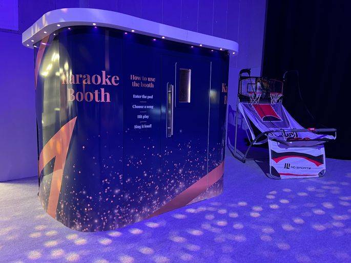 Click to enlarge image pop-up-karaoke-05.jpg Click to enlarge image pop-up-karaoke-05.jpg