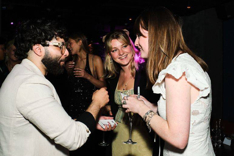 Click to enlarge image phoenix-04.jpg Click to enlarge image phoenix-04.jpg