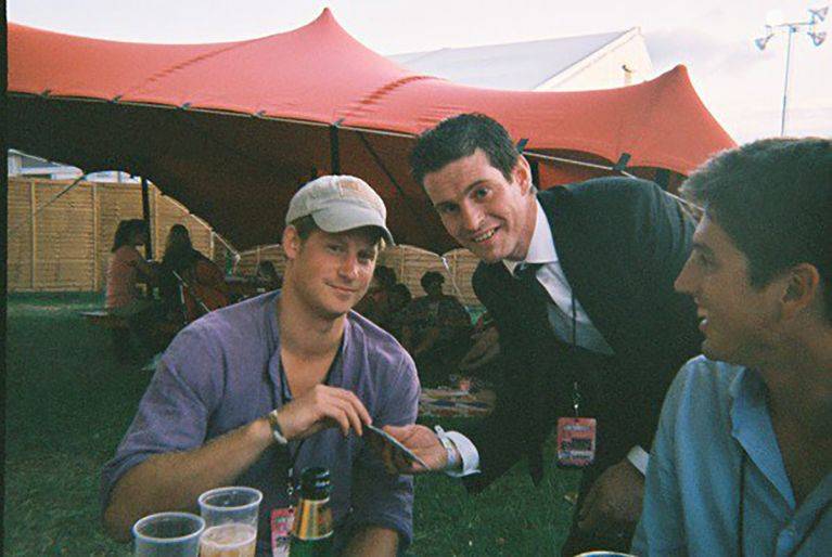 Click to enlarge image celebrity-magician-04.jpg Click to enlarge image celebrity-magician-04.jpg