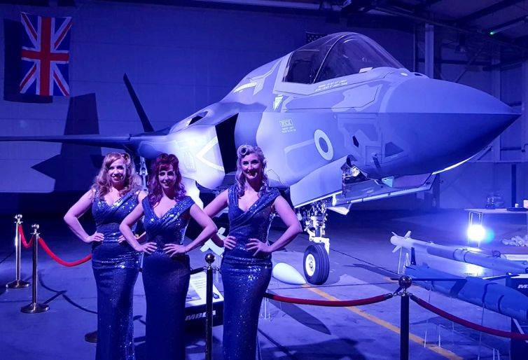 Click to enlarge image a-little-bit-gatsby-02.jpg Click to enlarge image a-little-bit-gatsby-02.jpg