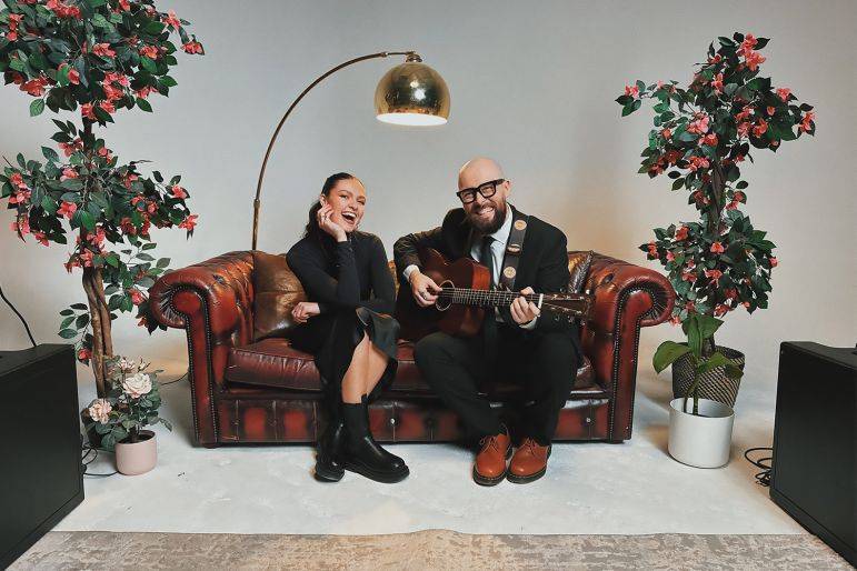 Click to enlarge image ivy-and-gold-01.jpg Click to enlarge image ivy-and-gold-01.jpg