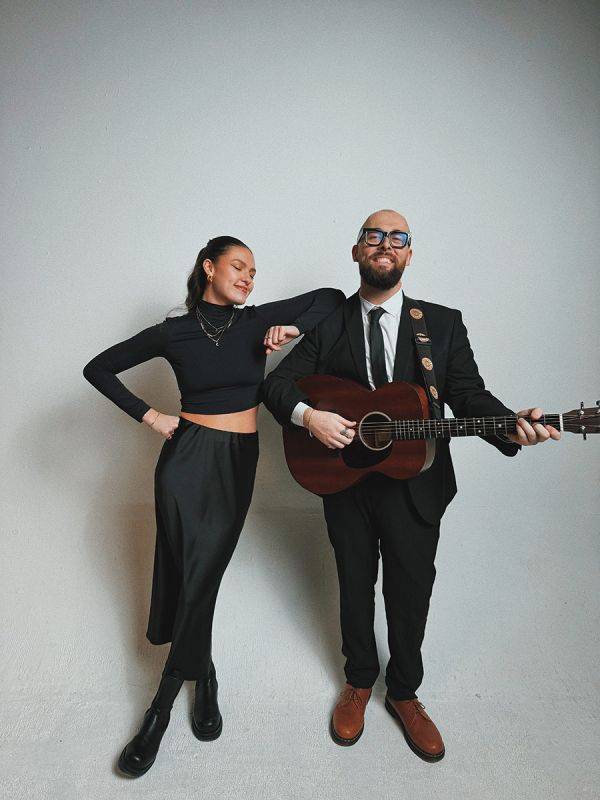 Click to enlarge image ivy-and-gold-02.jpg Click to enlarge image ivy-and-gold-02.jpg