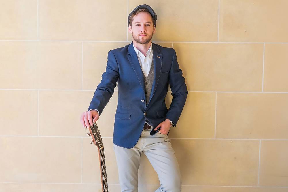 Jonny - Singer / Guitarist