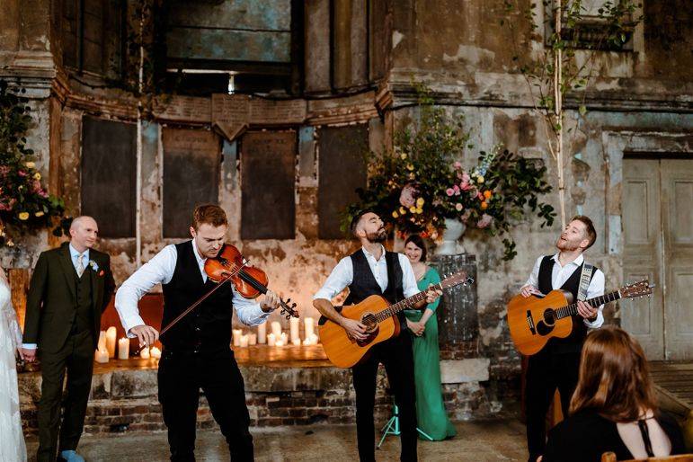 Click to enlarge image all-strung-out-10.jpg