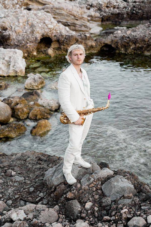 Click to enlarge image tommy-sax-03.jpg