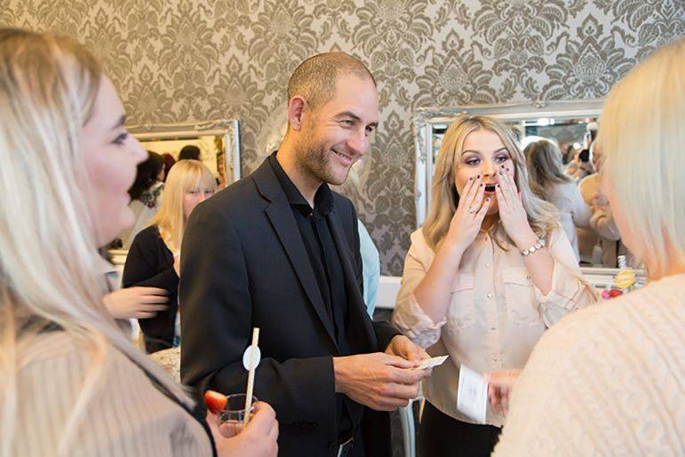 Click to enlarge image astonisher-02.jpg