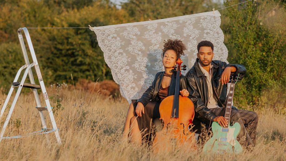 Click to enlarge image soulful-strings-03.jpg