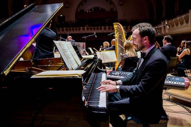 Click to enlarge image total-orchestra-06.jpg