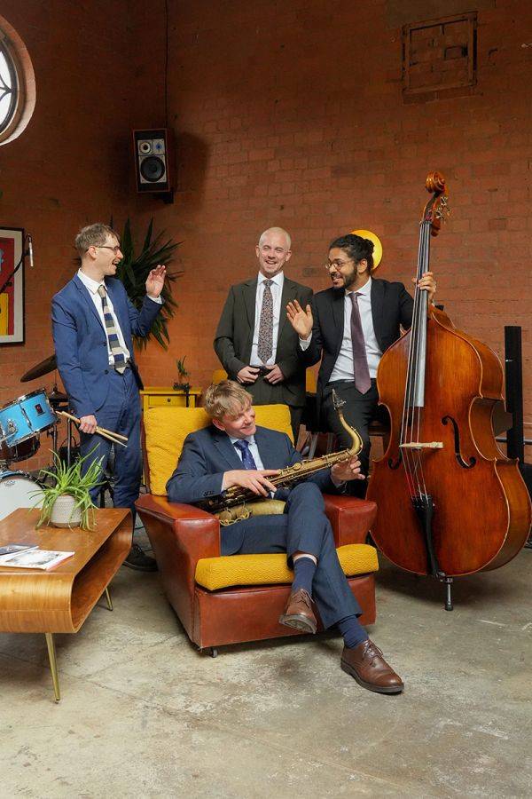 Click to enlarge image aperitif-swing-01.jpg