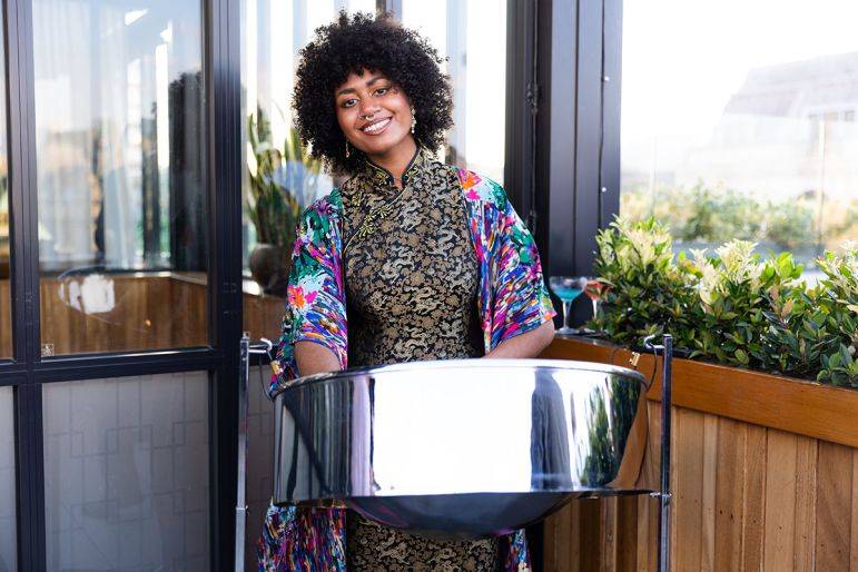 Click to enlarge image isha-01.jpg