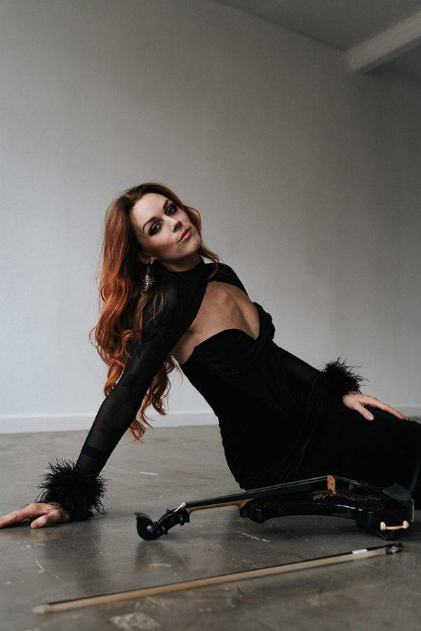 Click to enlarge image scarlet-01.jpg