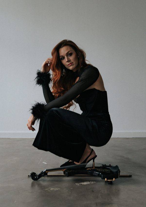 Click to enlarge image scarlet-06.jpg