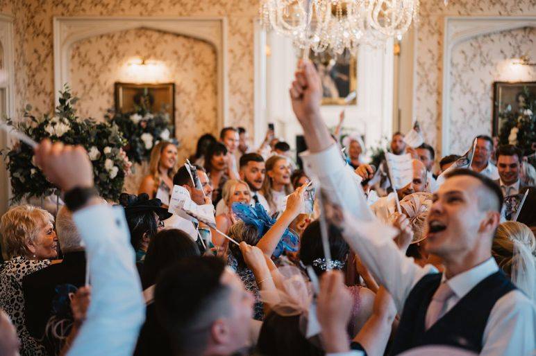 Click to enlarge image waiters-undercover-05.jpg