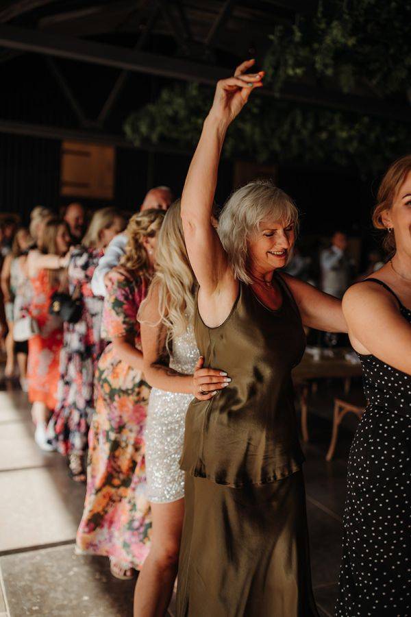 Click to enlarge image waiters-undercover-08.jpg