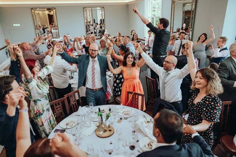 Click to enlarge image waiters-undercover-10.jpg