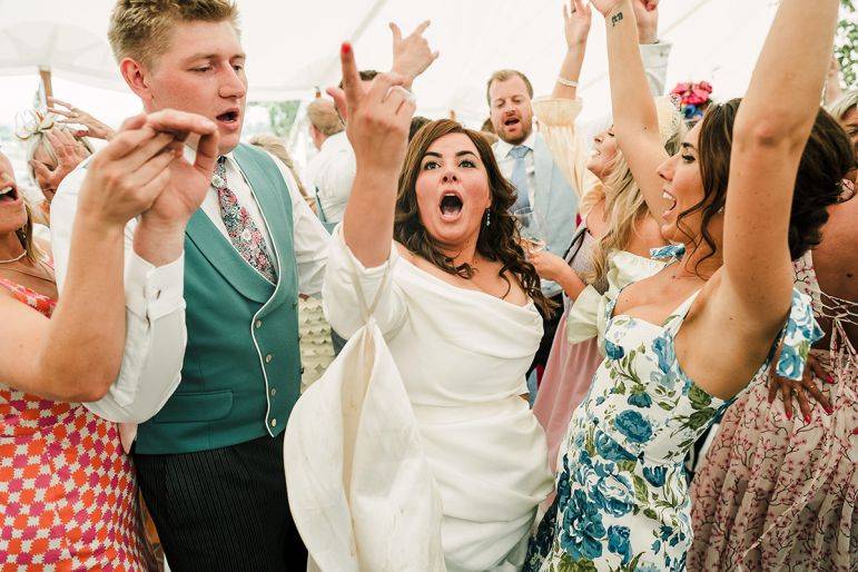 Click to enlarge image waiters-undercover-13.jpg