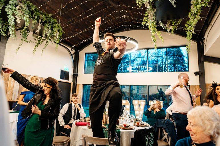 Click to enlarge image waiters-undercover-14.jpg