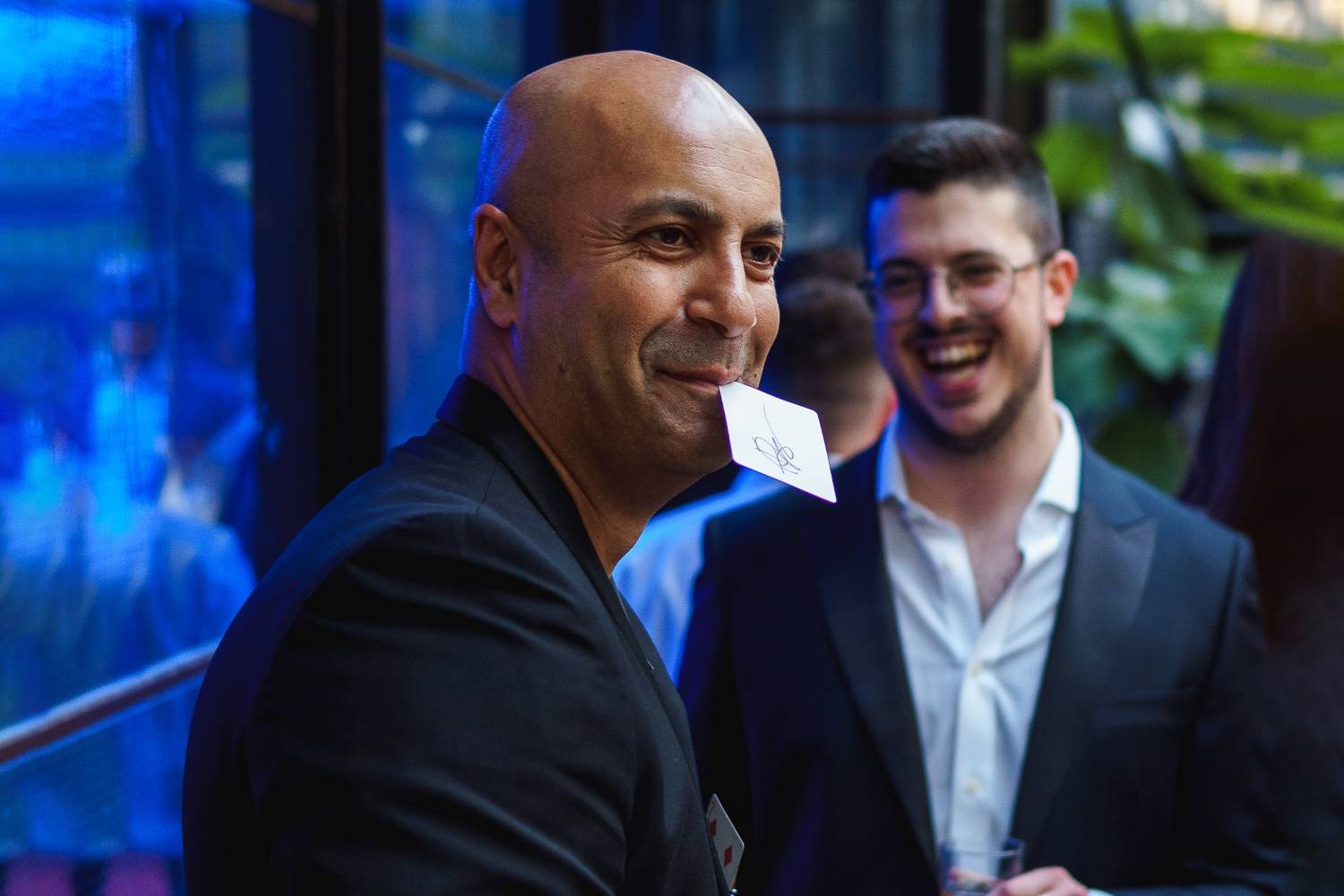 Guests stunned by close-up magic!